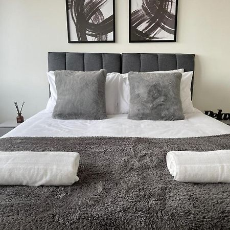 Premier Suite- Bedford City Centre With Free Gym & Parking Exterior photo