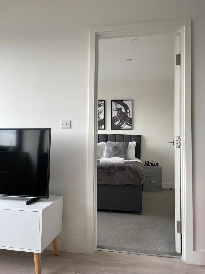 Premier Suite- Bedford City Centre With Free Gym & Parking Exterior photo